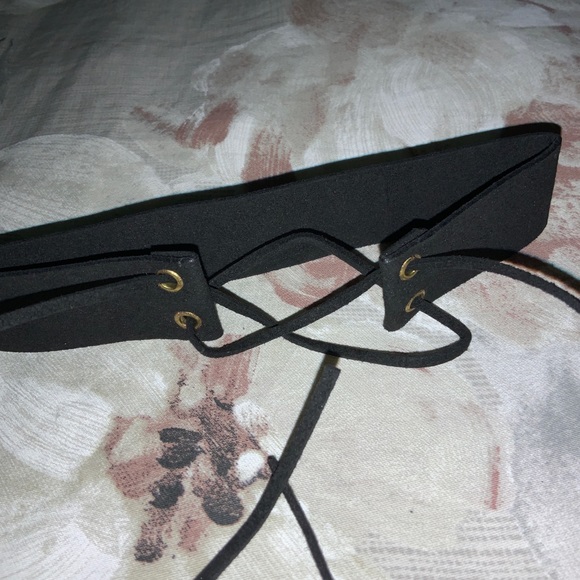 Front Lace Up Choker. - Picture 6 of 9